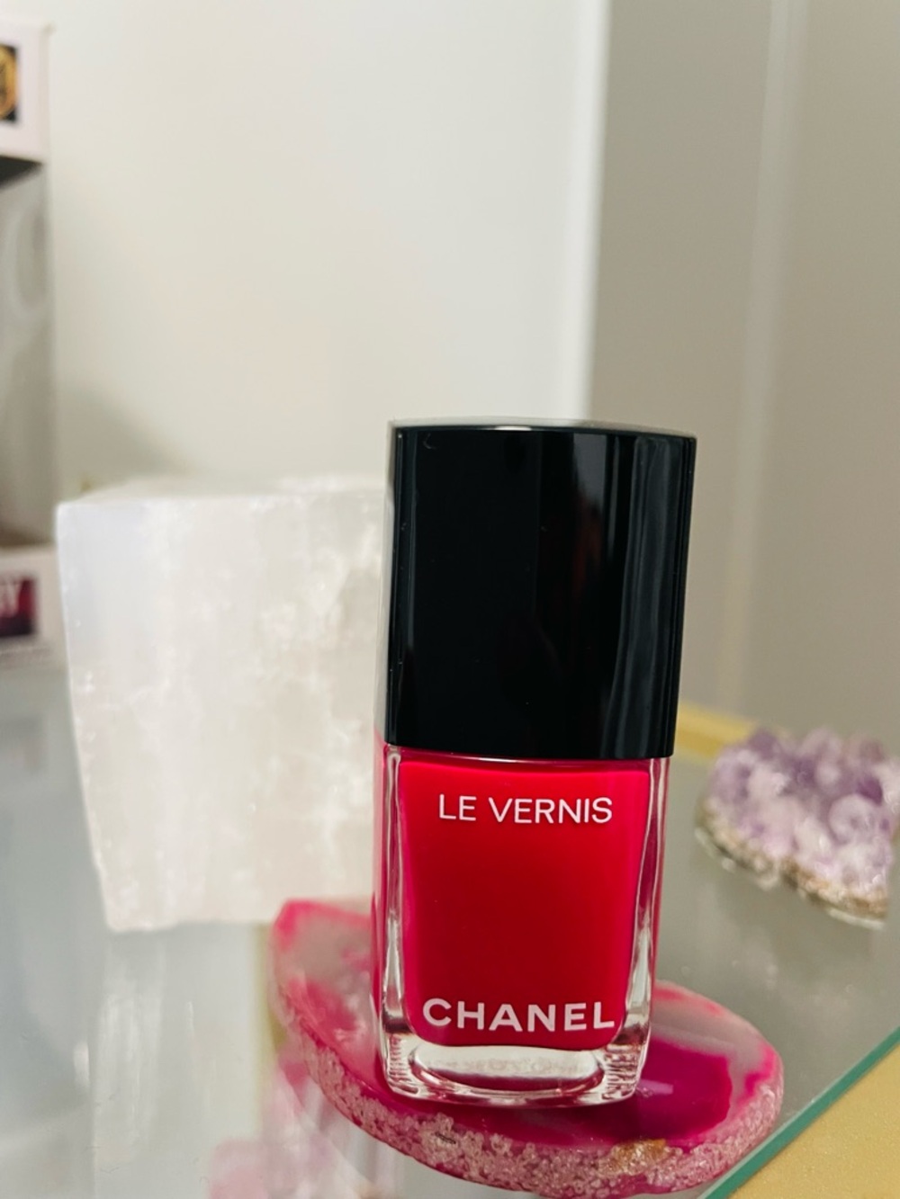 NWB, CHANEL Le Vernis Nail Colour 143 Diva - Deep Pink a 🩷